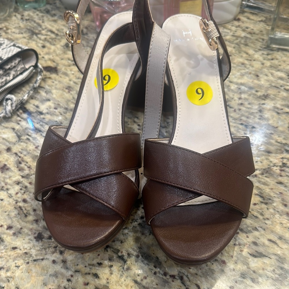 Sophisticated Brown Leather Sandals with Slingback